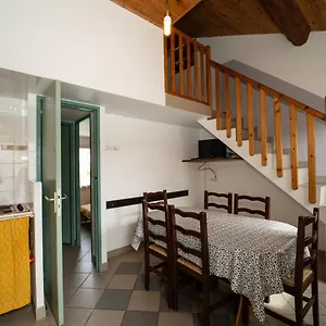 https://pavillon-avec-piscine-et-jardin.fr-provencehotel.com