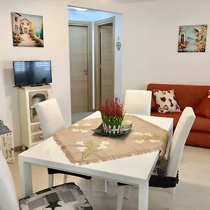 https://la-casa-di-nancy-al-mare.sicilyhotelsitaly.net